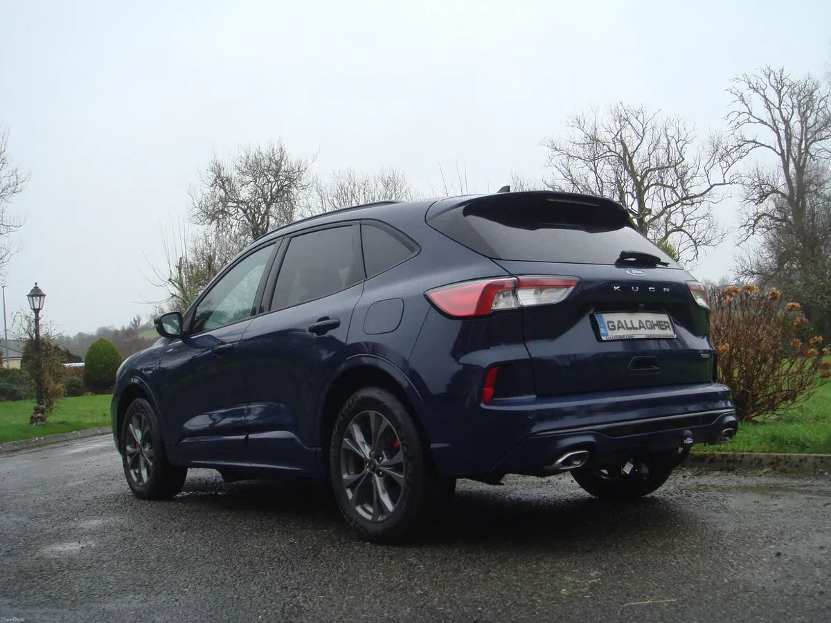 23 Kuga ST-Line Plug in Hybrid 2.5 220 BHP €140Tax - Image 3