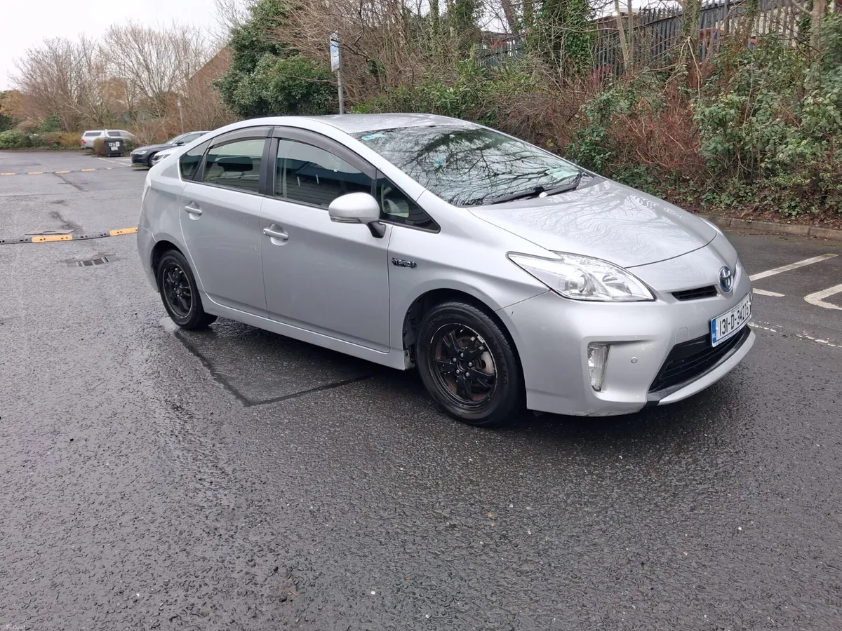 TOYOTA PRIUS / 2013 / 1.8 PETROL HYBRID / AUTO - Image 3