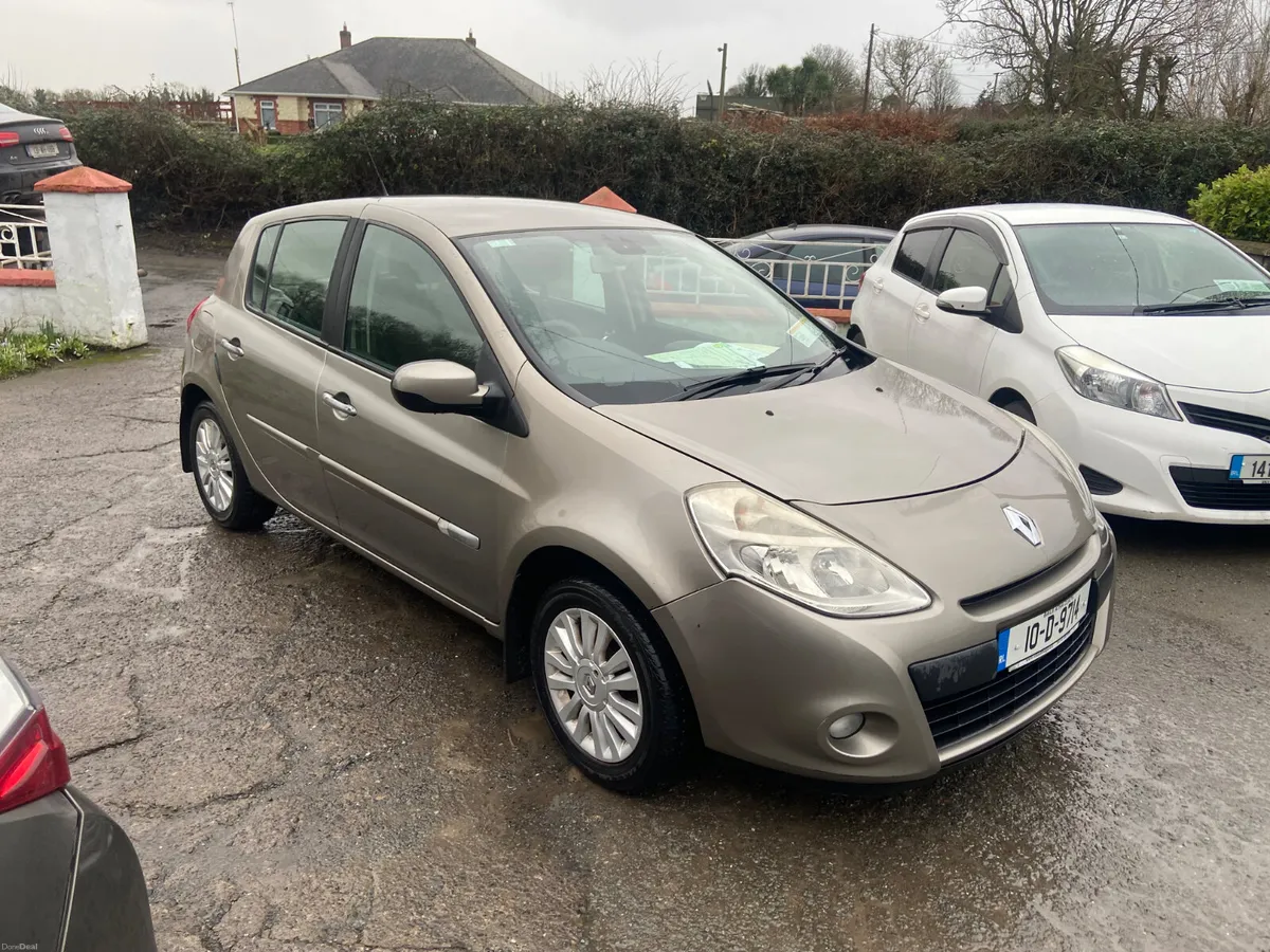 Renault Clio 2010 low mileage - Image 1