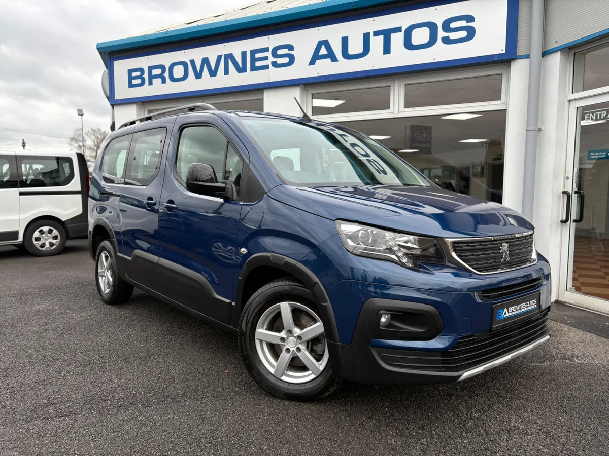 2023 Peugeot Rifter Allure Wheelchair Accessible - Image 3