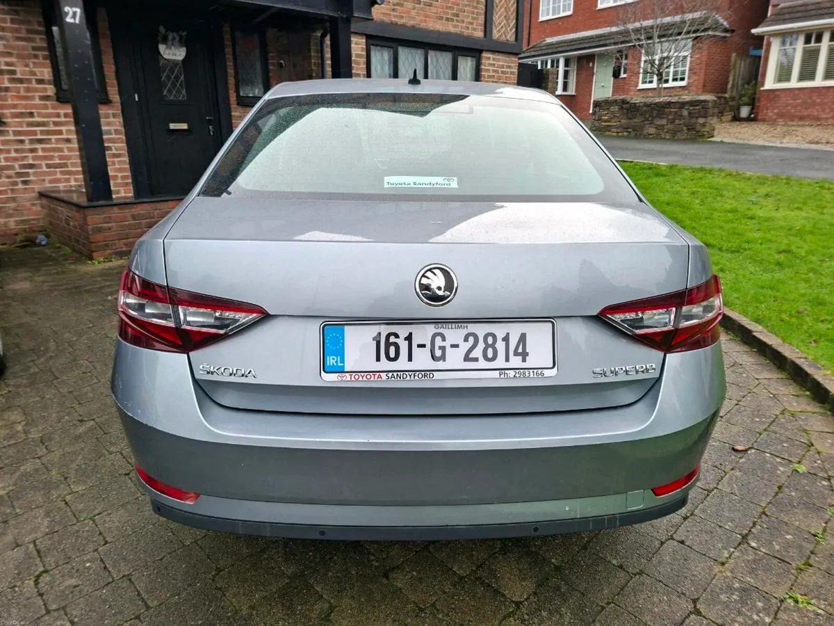 SKODA SUPERB AUTOMATIC 2016 5DR HATCHBACK - Image 4