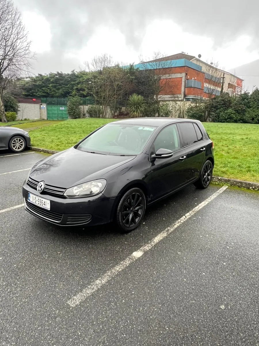 Volkswagen Golf 2011 - Image 2