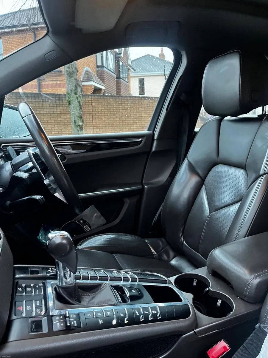 Porsche Macan S 2015 *LOW MILEAGE* - Image 4