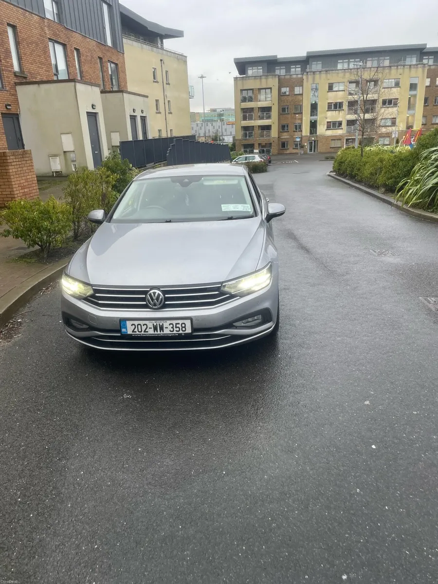 2020 Volkswagen  passet - Image 1