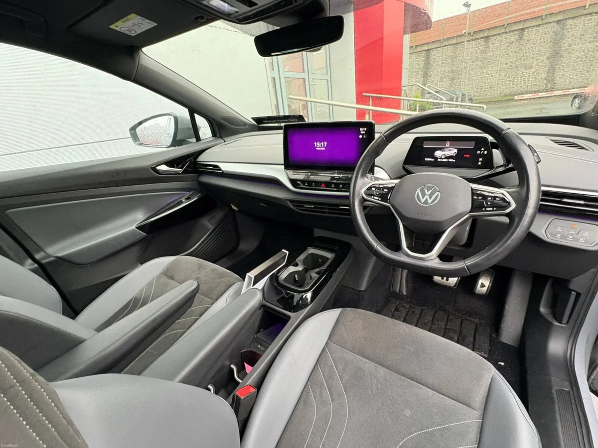 2022 VW id5 Style Pro, Pano Roof, CarPlay, 20" - Image 4