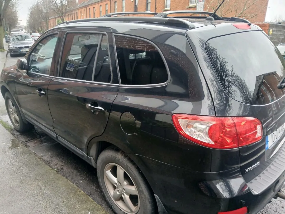 Hyunda Santa Fe 7 Seater - Image 3