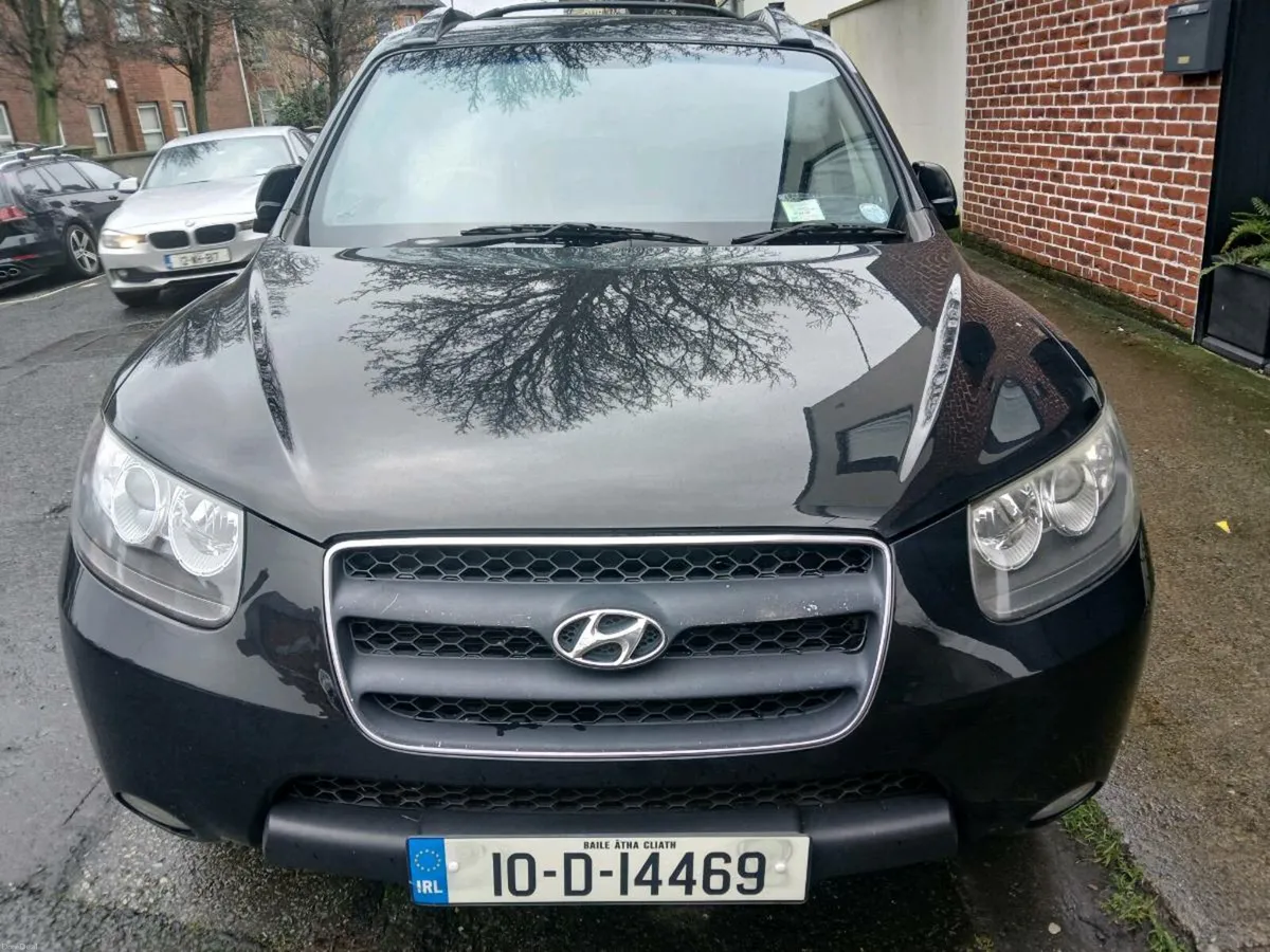 Hyunda Santa Fe 7 Seater - Image 1
