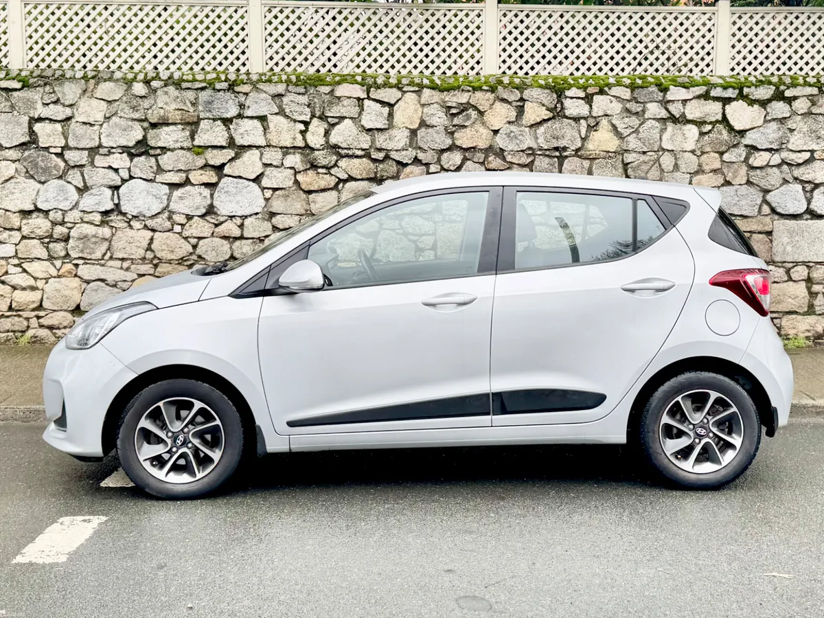 Hyundai i10 2019!!!DELUXE!!!AUTO!! ONLY 11K MLS !! - Image 4