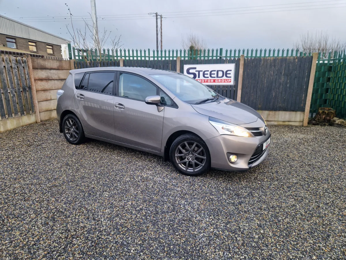 2015 (152) Top Spec  Toyota Verso Sol 7 Seater - Image 3