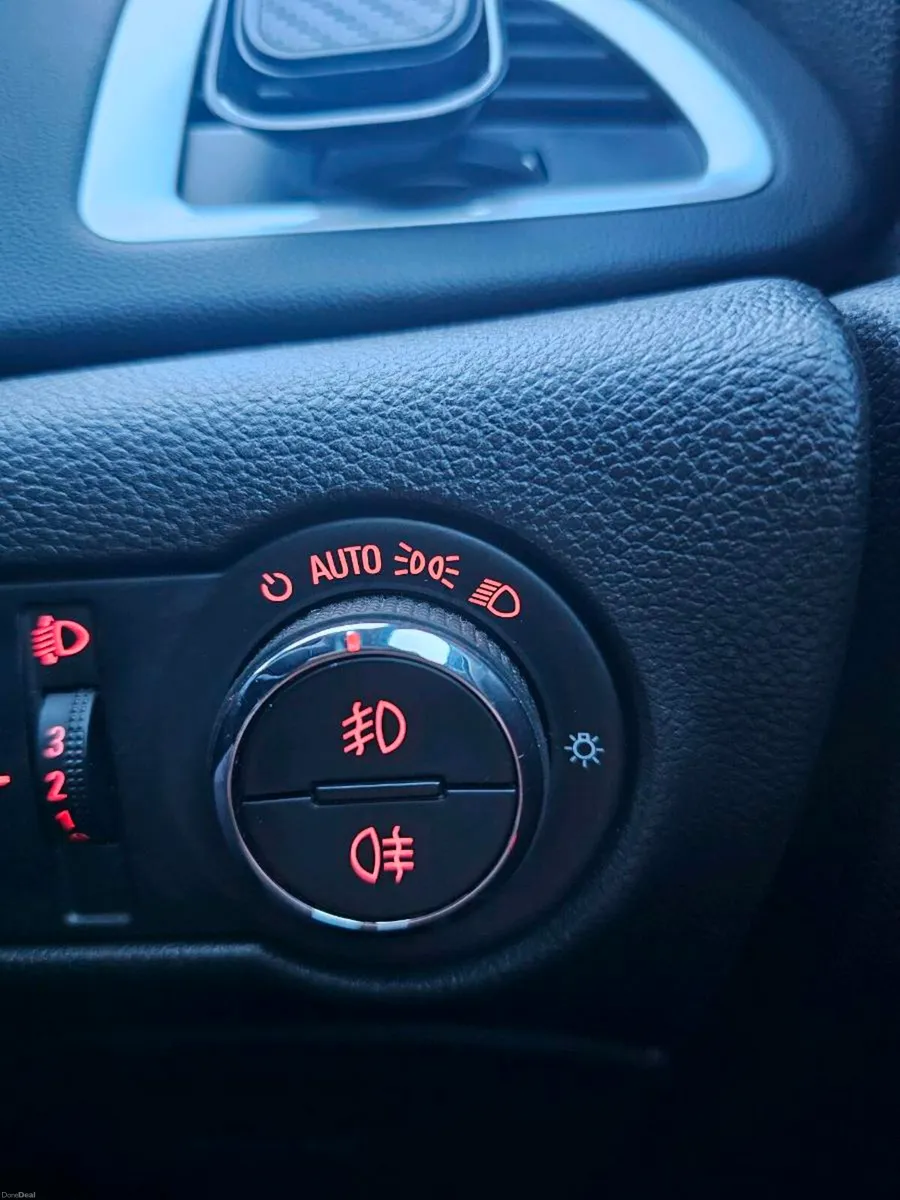 131 Astra GTC SRi 1.4t 145bhp - Image 4