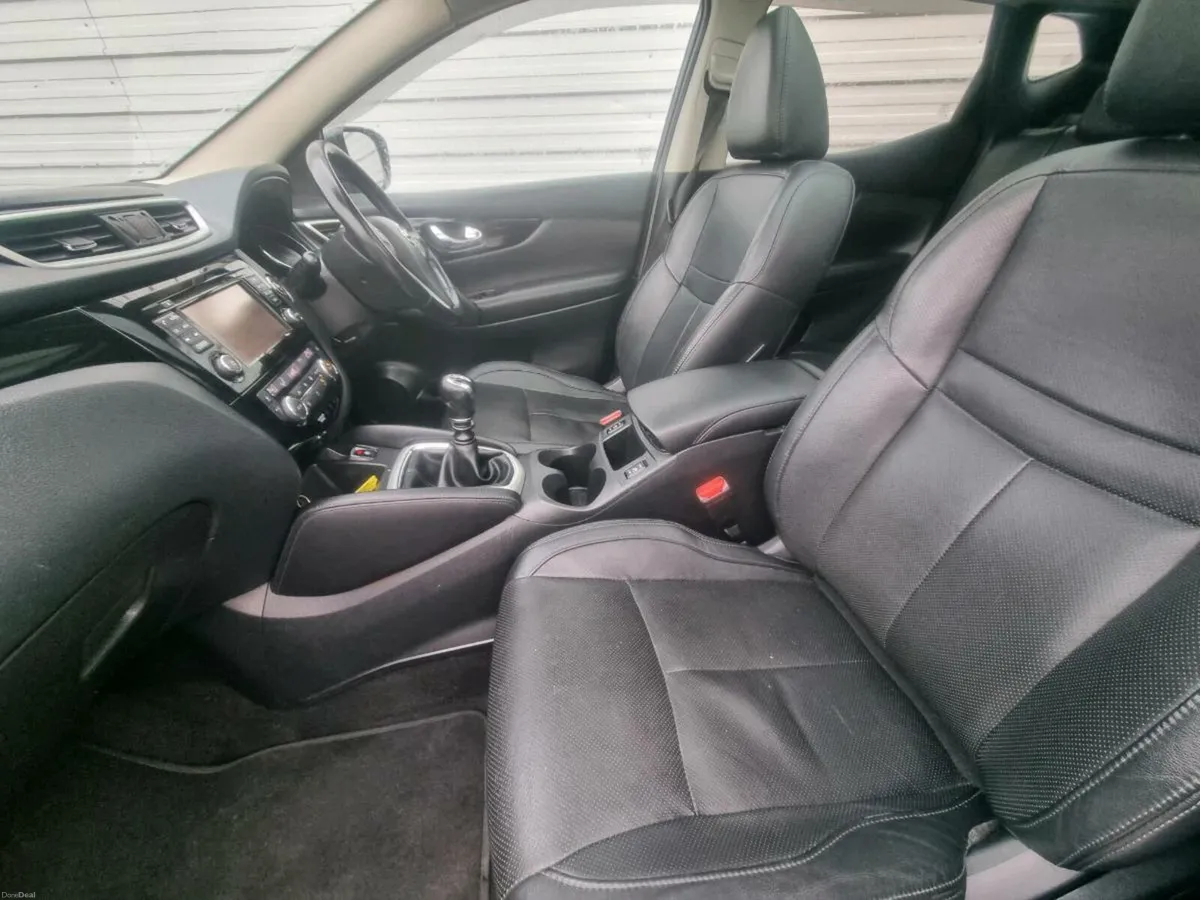 2017 Nissan Qashqai Premium Diesel - Image 4