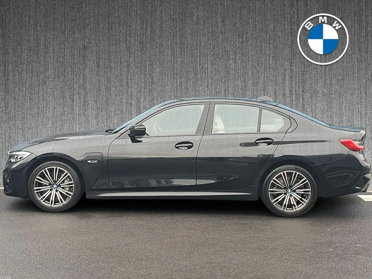 BMW 3-Series 330e M Sport Saloon - Image 3