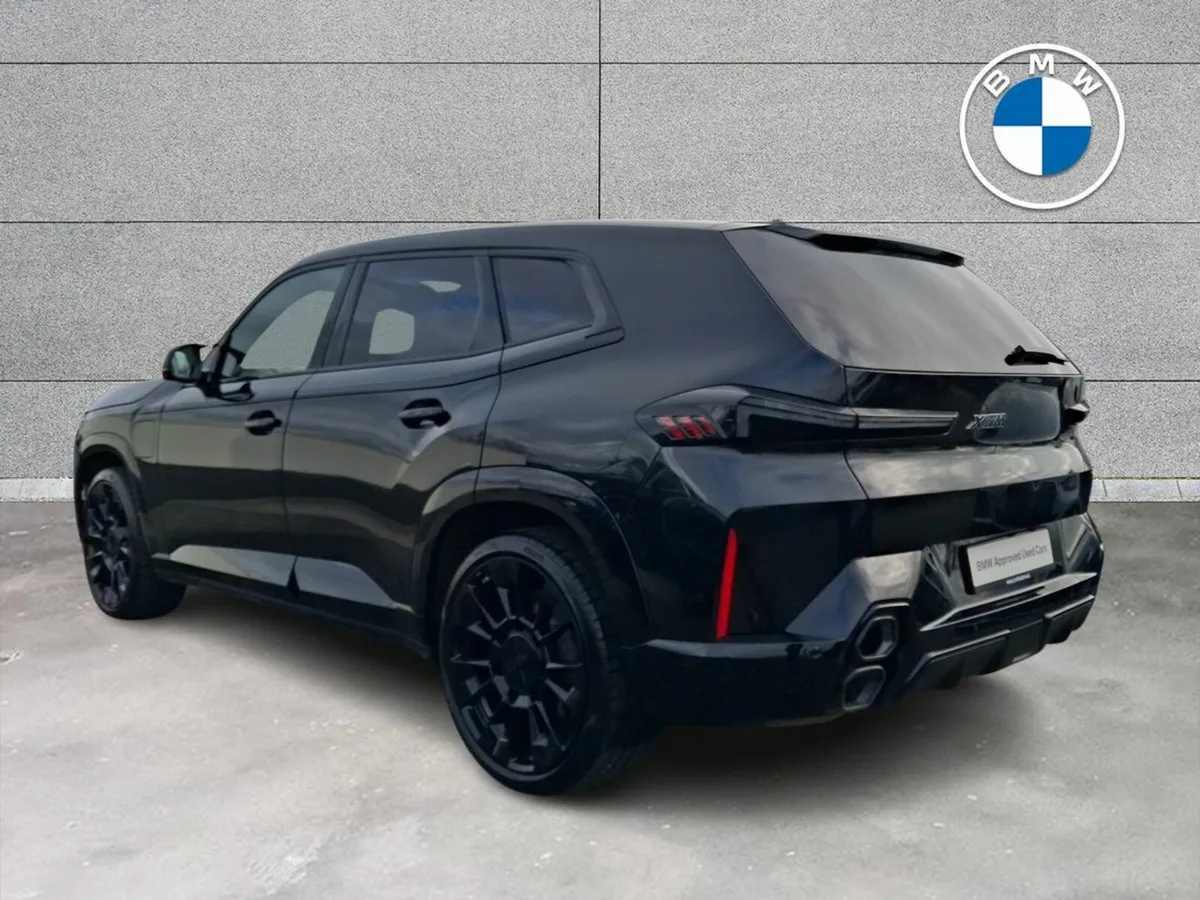 BMW XM 50e - Image 2