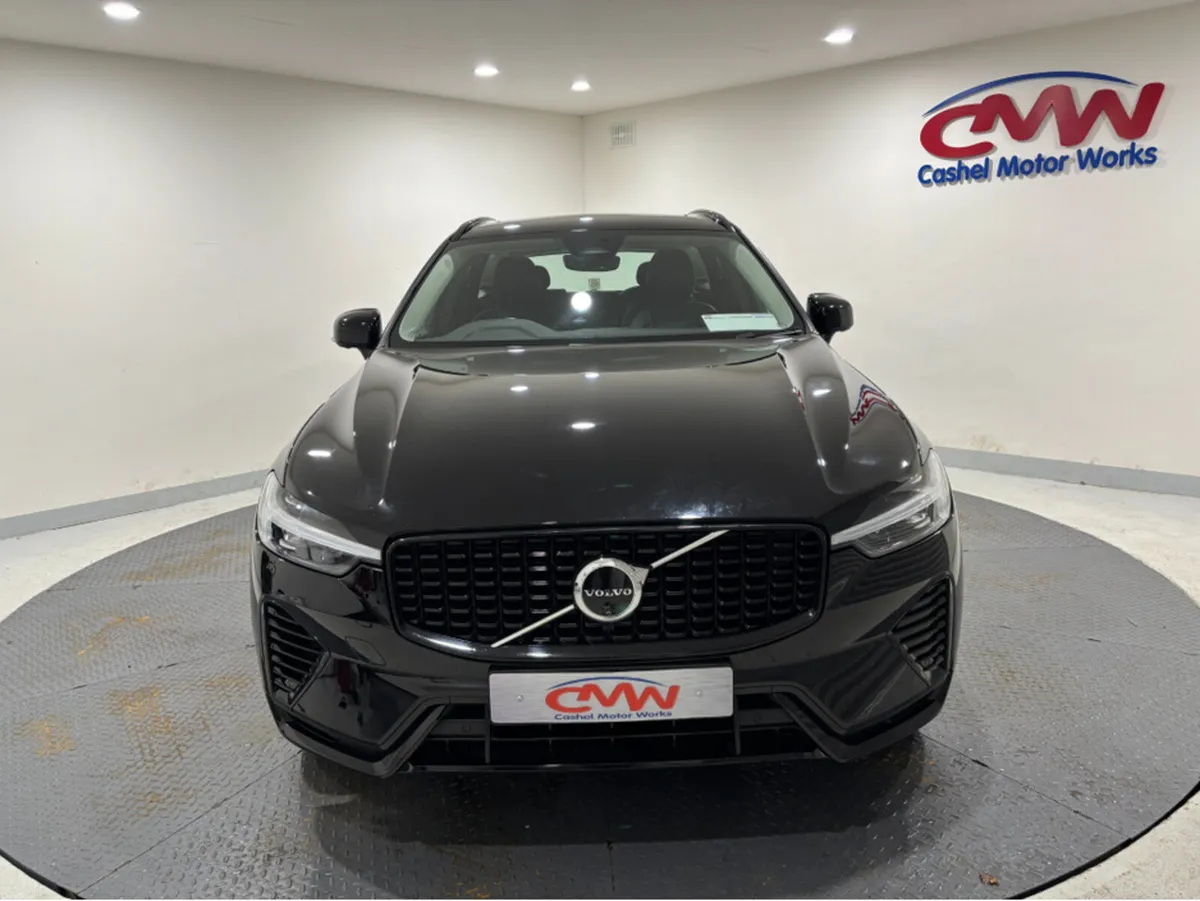 Volvo XC60 T6 RECHARGE AWD AUTO DARK PLUS**PAN ROO - Image 2