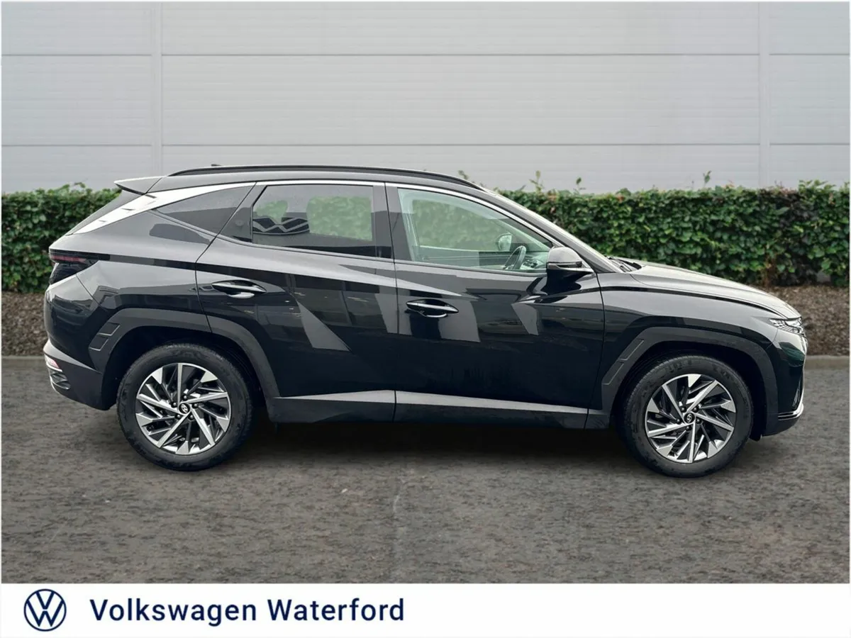Hyundai Tucson 2WD Executive Plus - Image 4