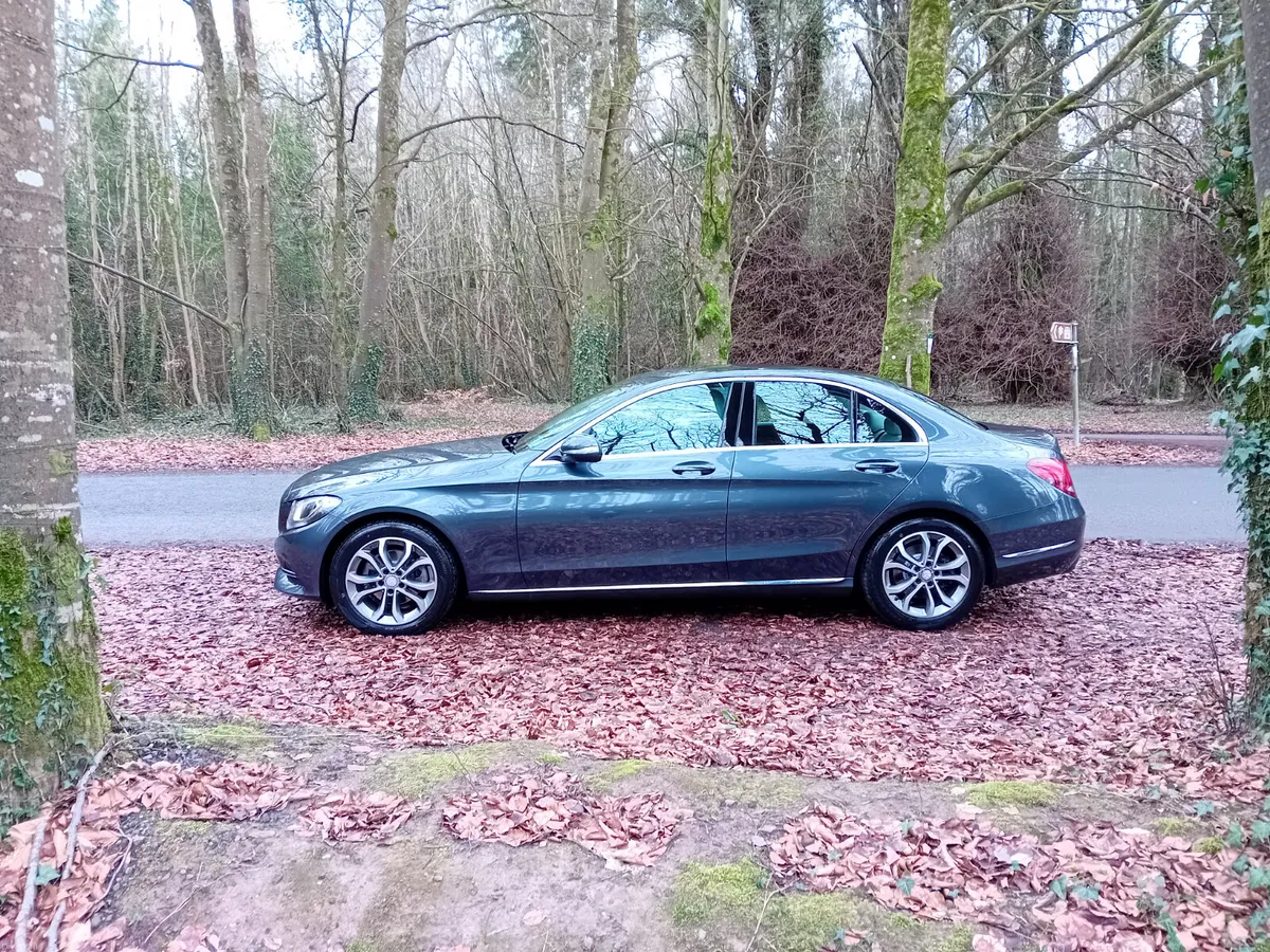 152 MERCEDES BENZ C200D AVANTGARDE AUTO SALOON - Image 4