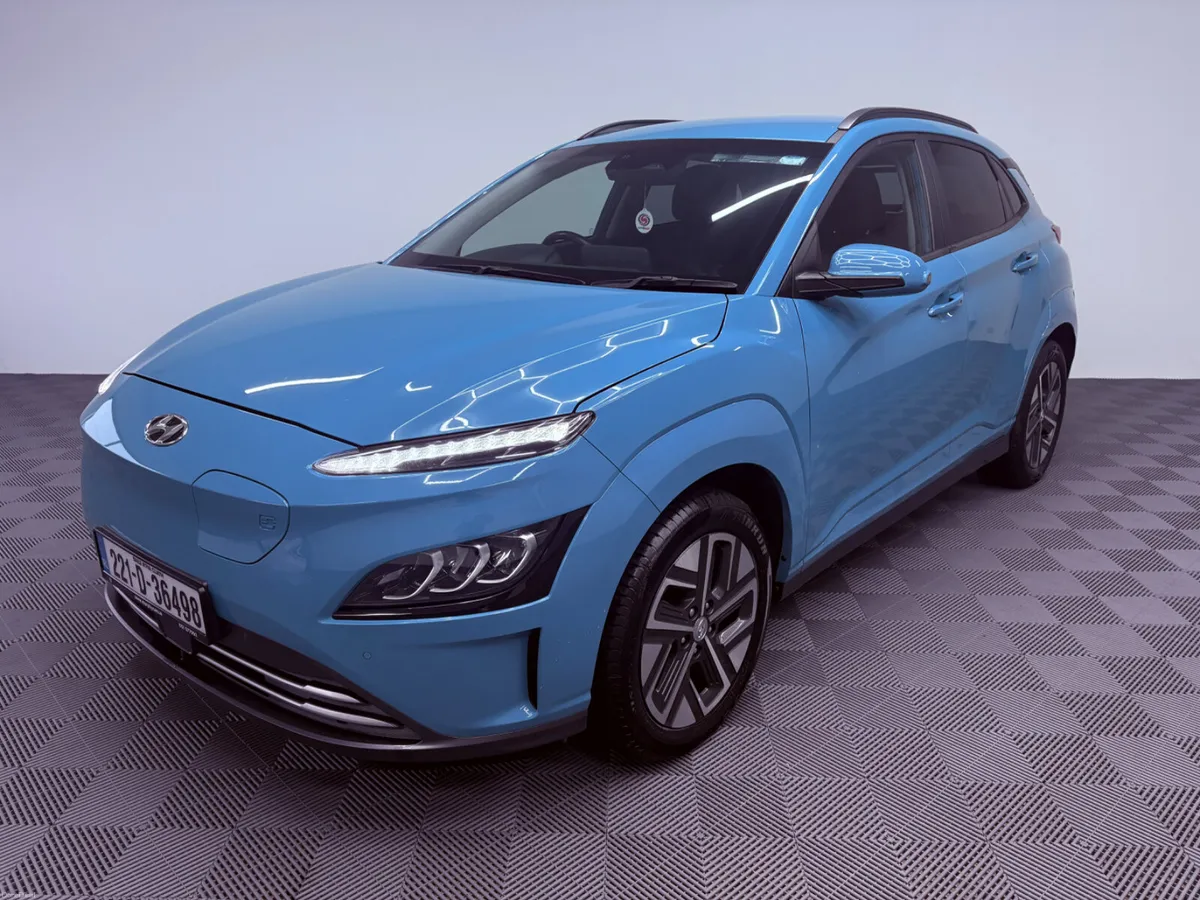 2022 Hyundai KONA Premium 64Kwh - Image 4