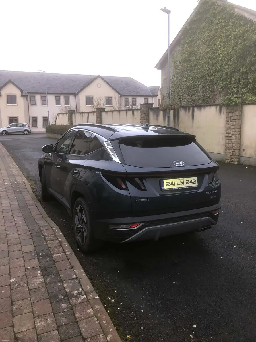 Hyundai Tucson Exec PHEV Plug in Hybrid. Auto - Image 4