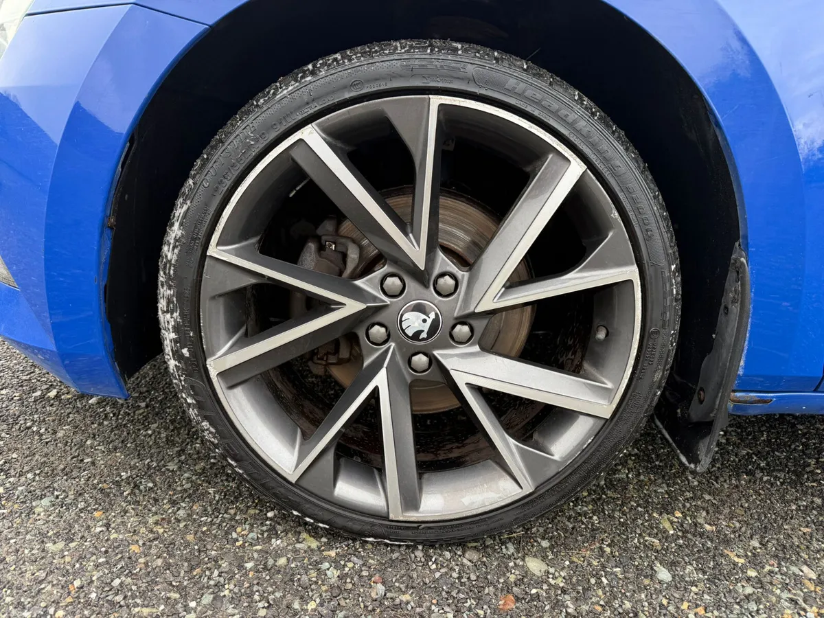 Skoda Superb 2018 - Image 4