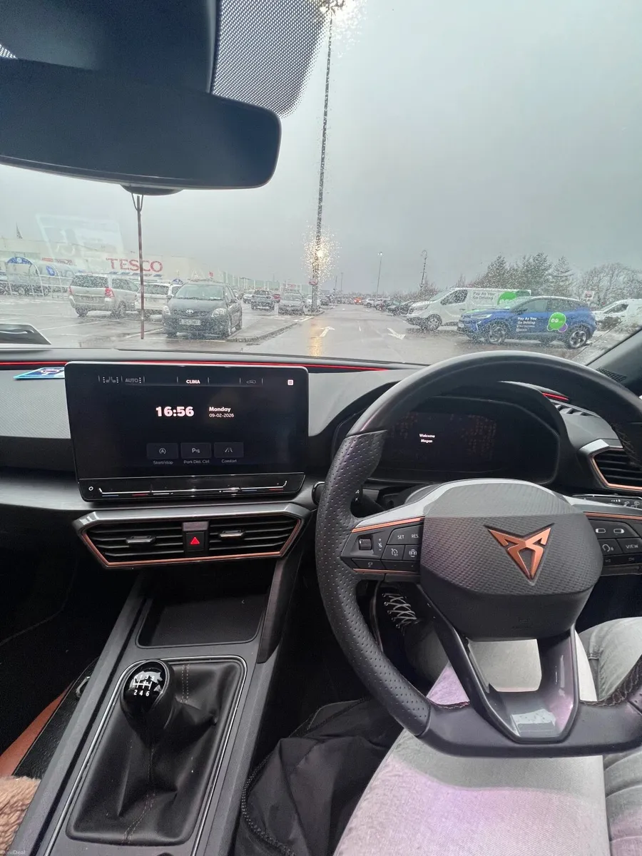 GRAPHENE GREY CUPRA LEON 2024 1.5 150HP - Image 4