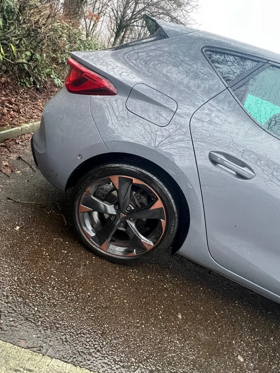 GRAPHENE GREY CUPRA LEON 2024 1.5 150HP - Image 3