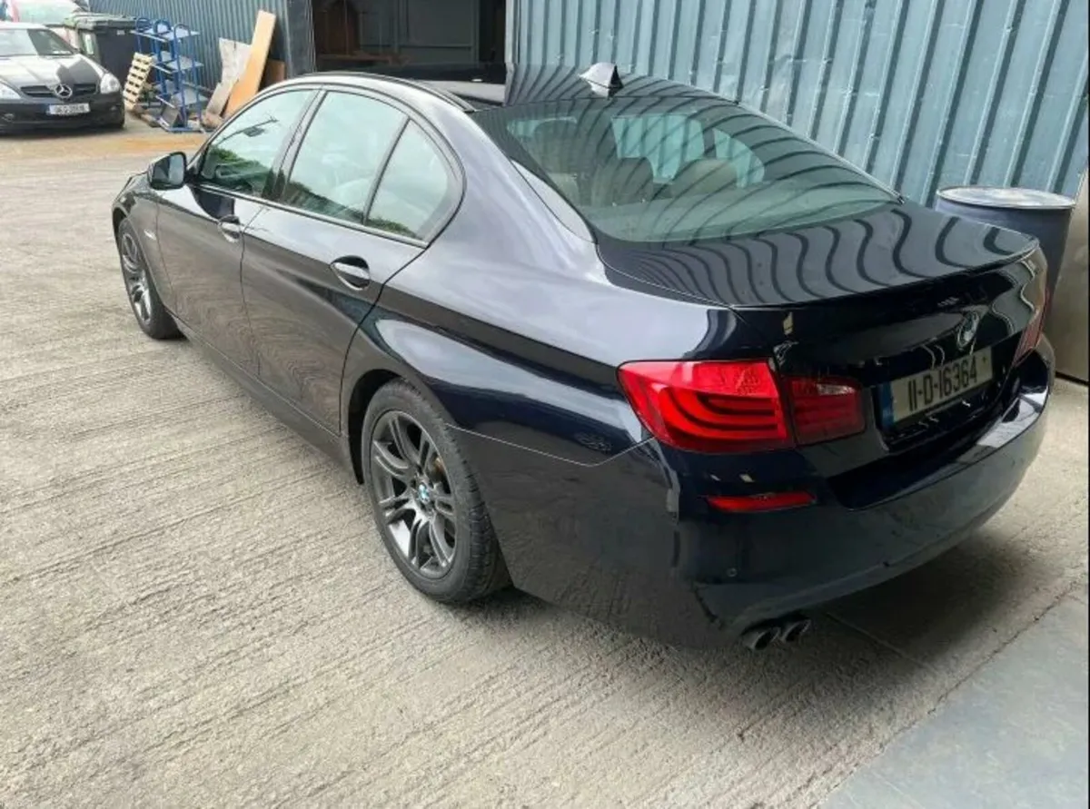 BMW 5-Series 2011 - Image 4