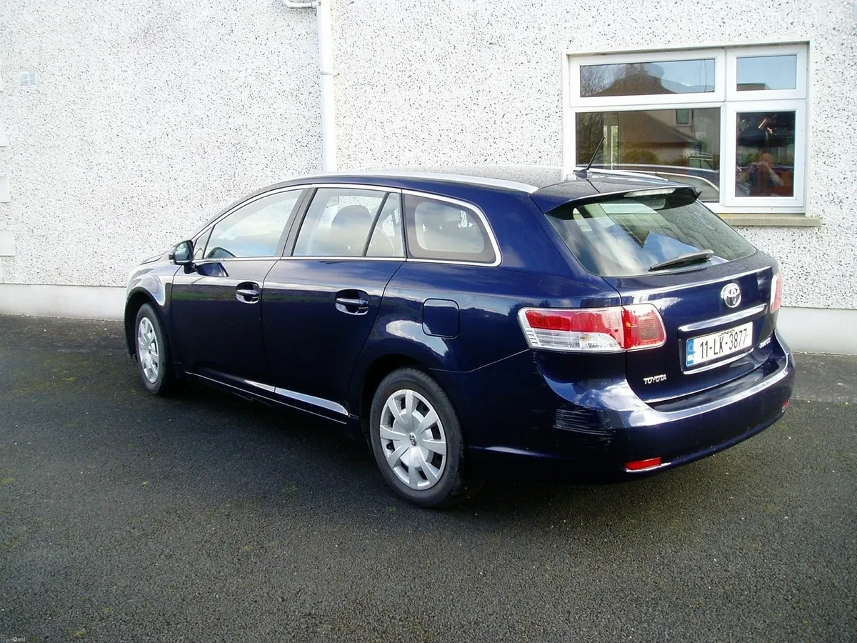 11 Avensis 1.6 petrol estate 14mth NCT (Apr 27) - Image 4