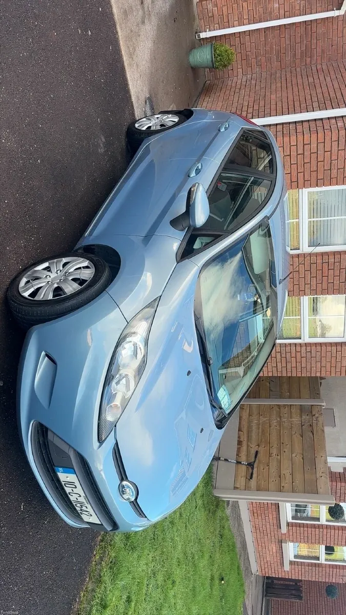 Ford Fiesta 2010 - Image 2