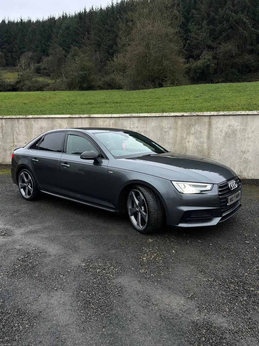 FRESH TEST Audi A4 S-Line Auto black edition T - Image 2
