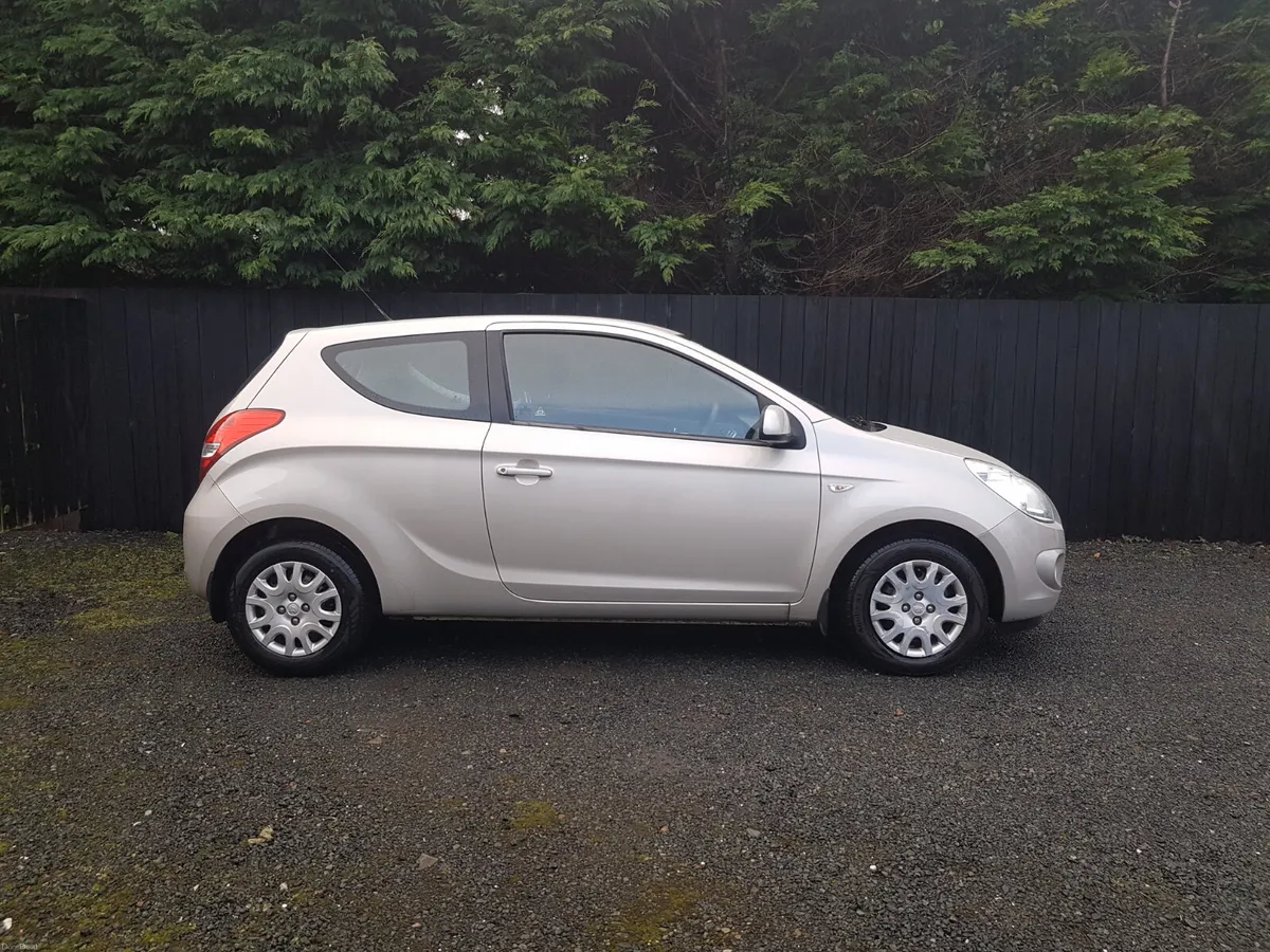 HYUNDAI I20.. VERY LOW KM.. 70KM - Image 4