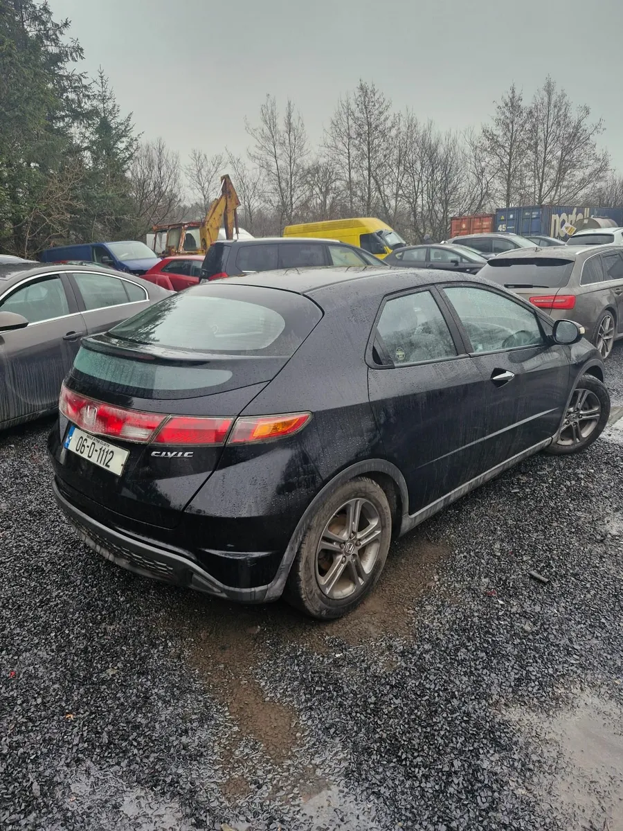 Honda Civic 2006 - Image 2