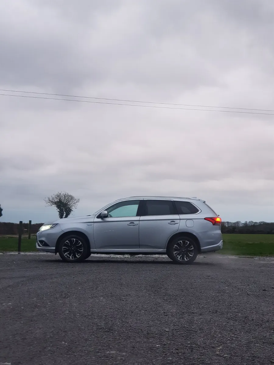 Mitsubishi Outlander 2017, Warranty, Delivery Top - Image 1