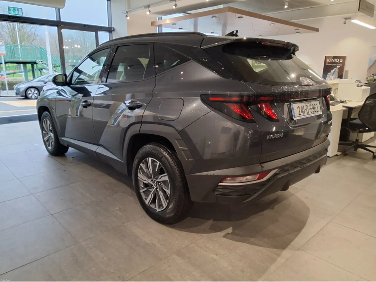 Hyundai Tucson EXECUTIVE HYBRID - Image 4