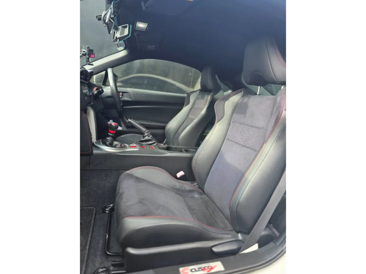 Toyota GT86 FRESH JAPANESE IMPORT - Image 2