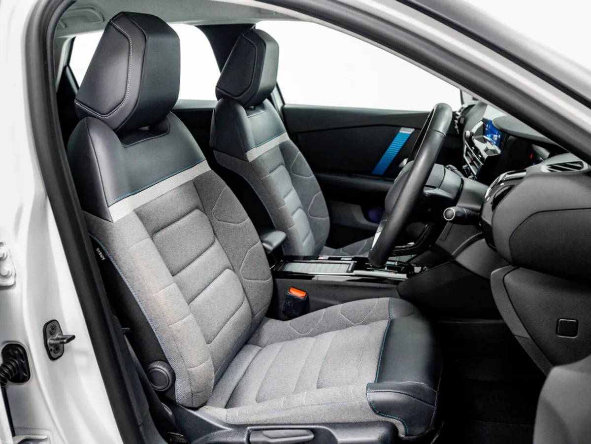 Citroen C4 ë-Sense Plus 50kWh Auto 136HP - Image 3