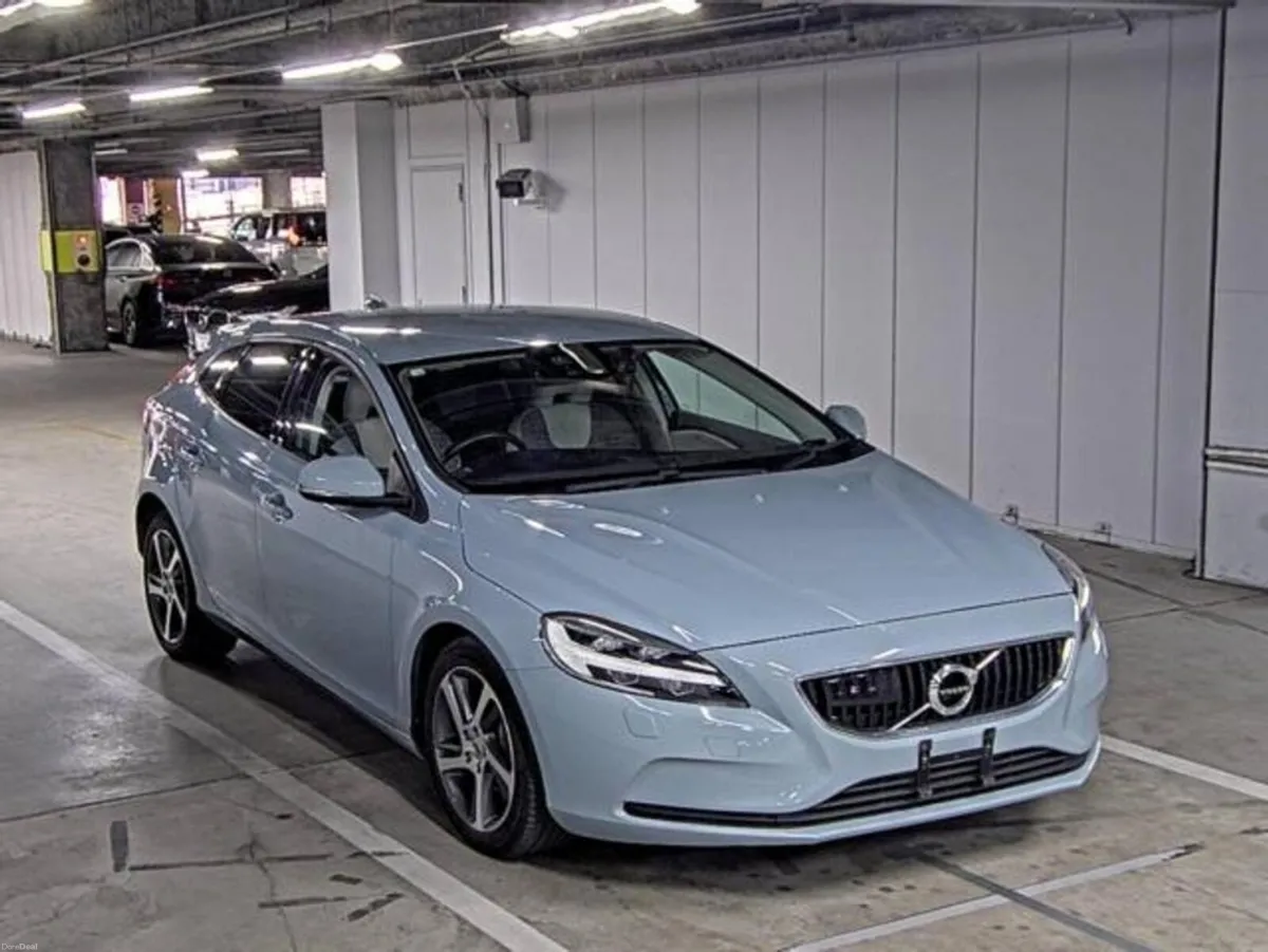 Volvo V40 2.0 D4 MOMENTUM AUTOMATIC **TOP SPEC / 1 - Image 1