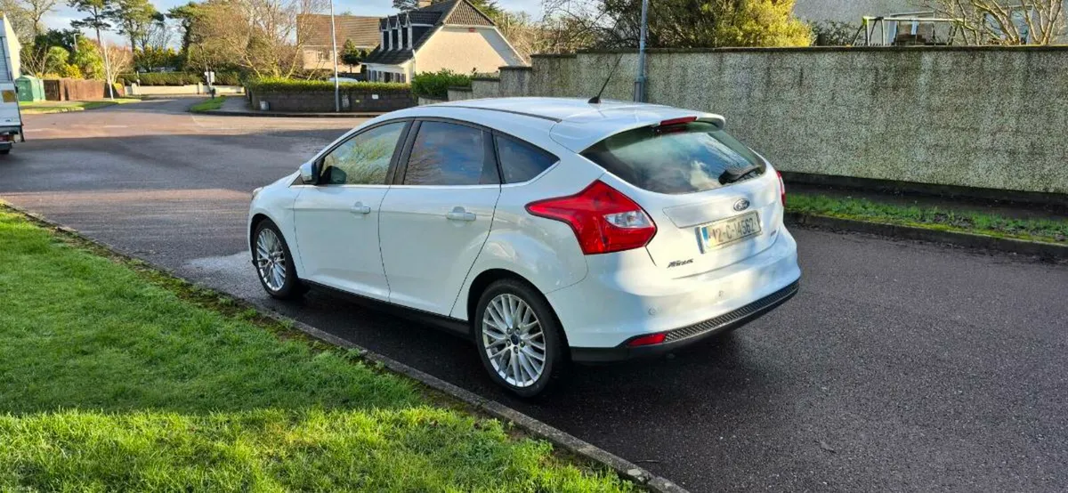 Ford Focus 1.6L Zetec Eco - Image 3
