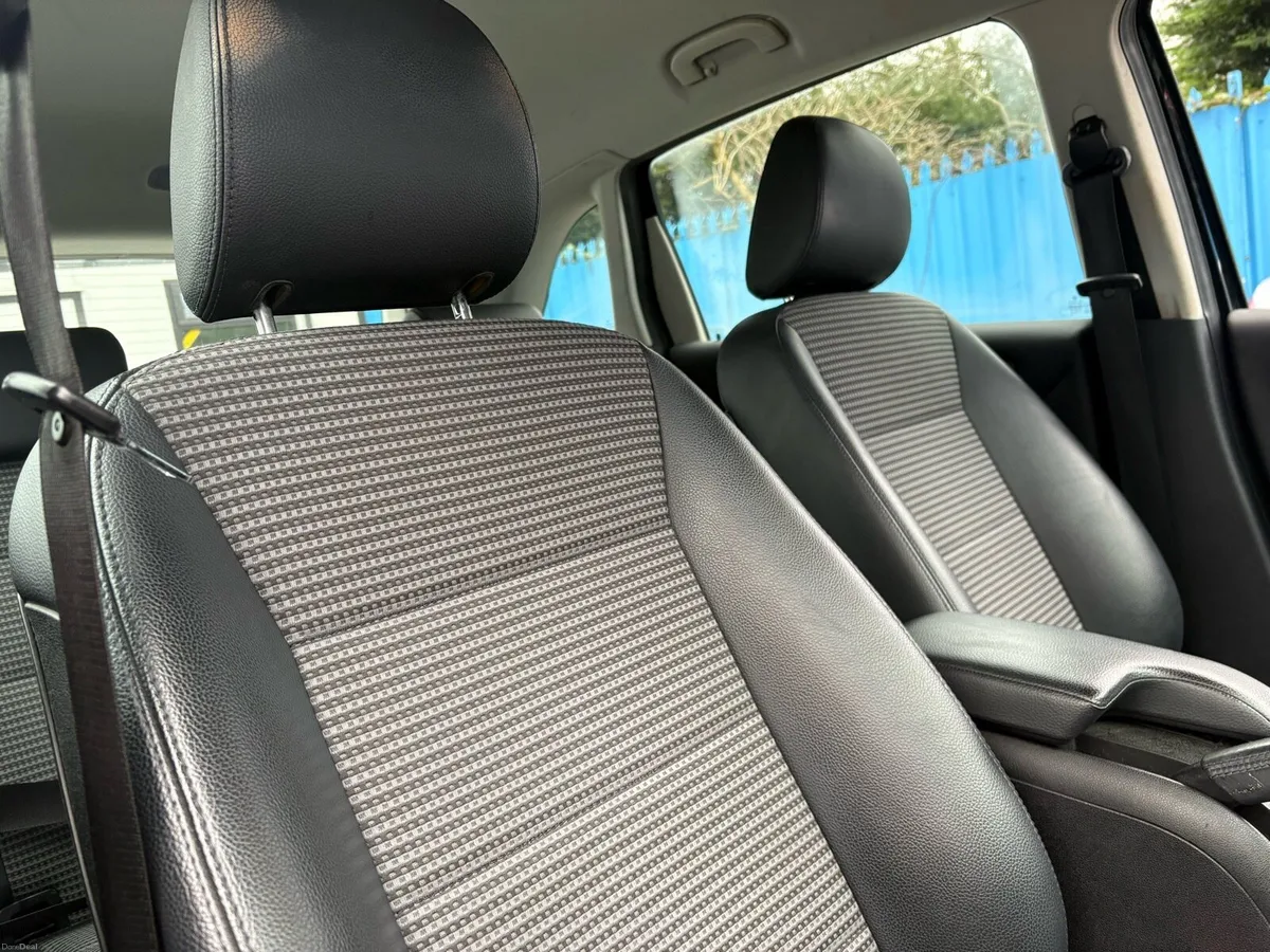 SUPER RARE 1.5 PETROL AUTO 60K MILES - Image 3