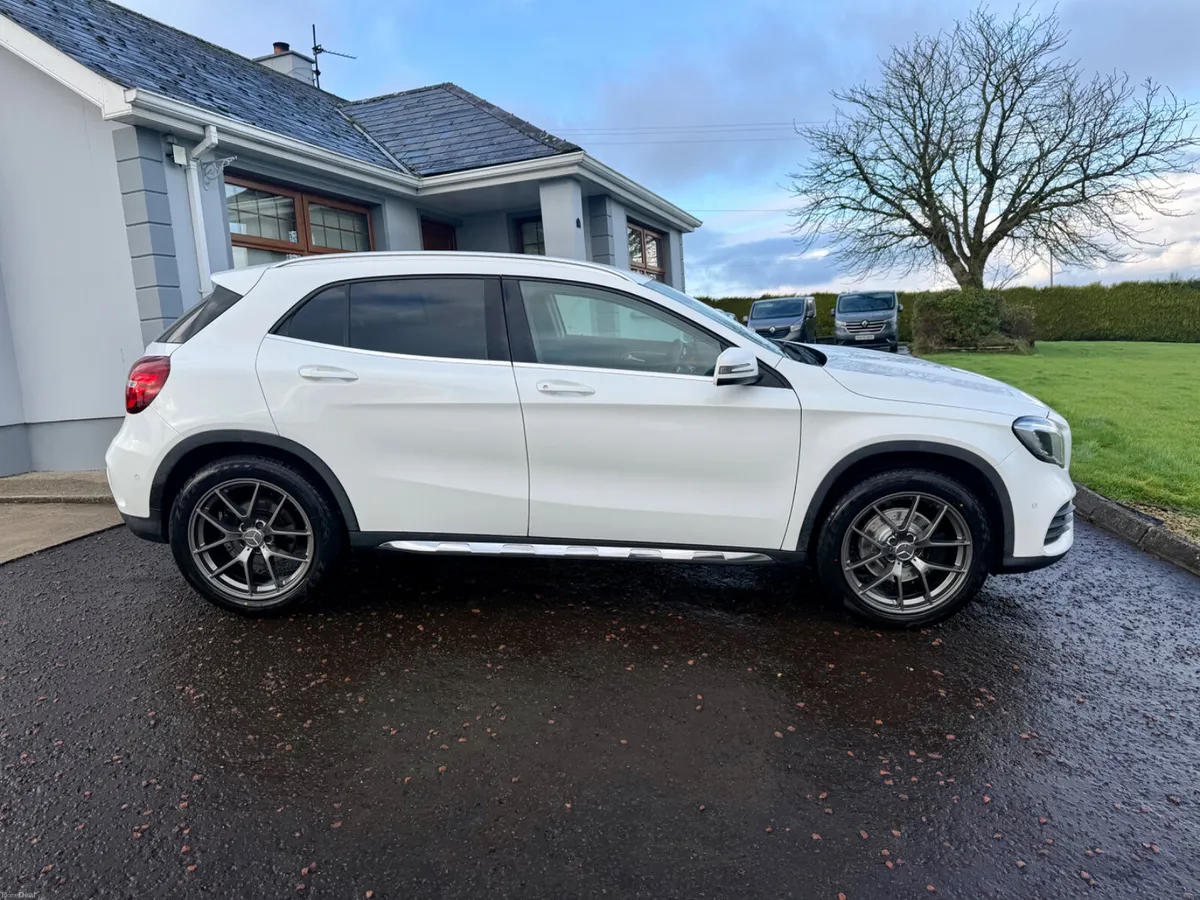 2018 Mercedes GLA 220d AMG Line Premium AUTO - Image 4