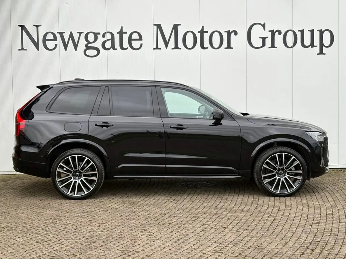Volvo XC90 T8 ULTRA DARK AWD *ARRIVING SOON* - Image 6