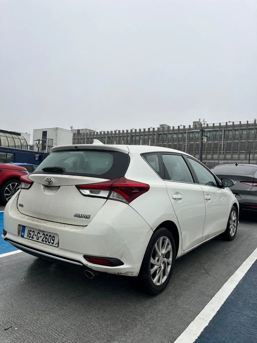 2016 Toyota Auris Business Edition Diesel - Image 2