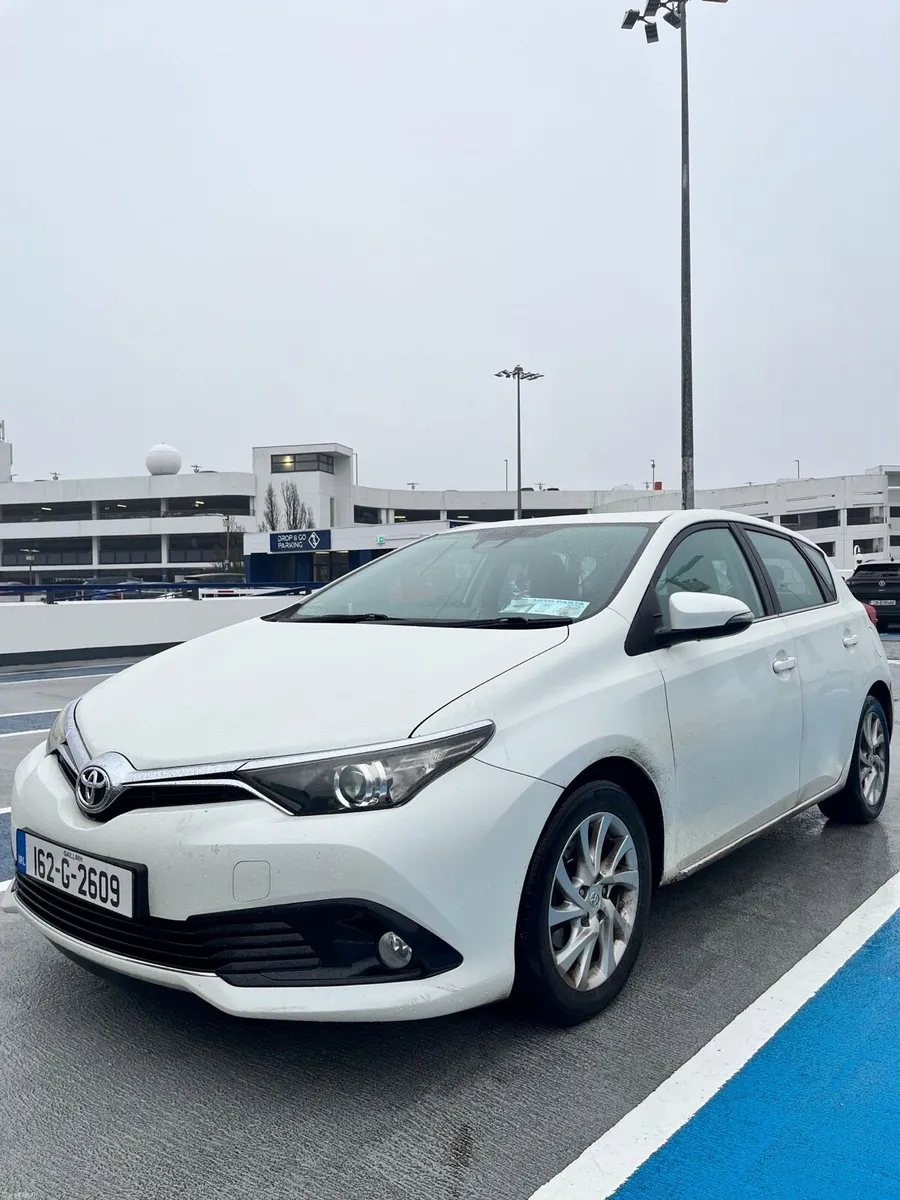 2016 Toyota Auris Business Edition Diesel - Image 1