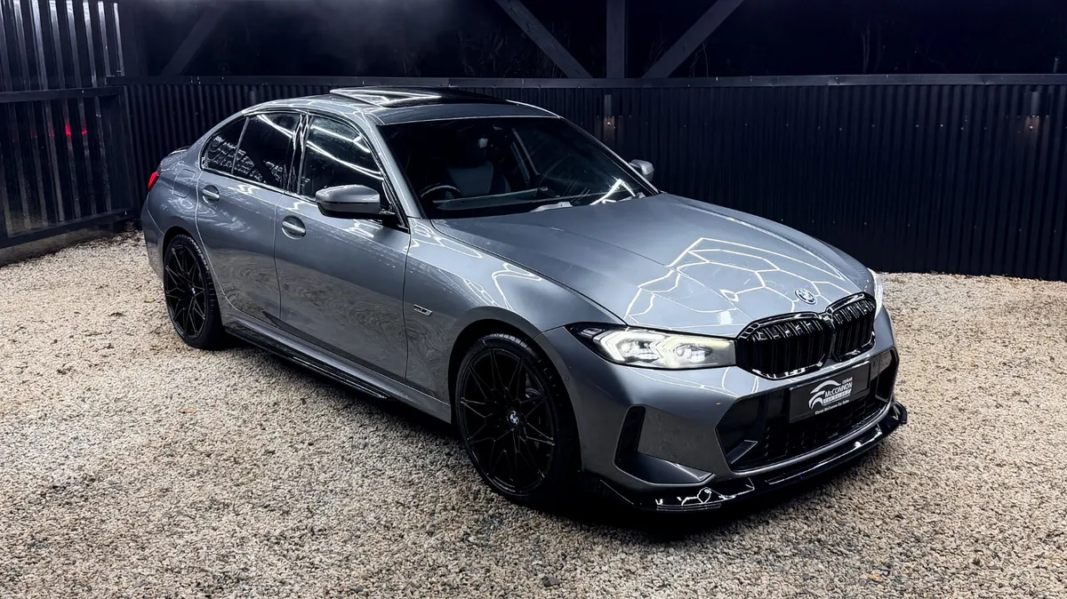 2023 (231) BMW 330e M-SPORT LCI *SUNROOF* - Image 1