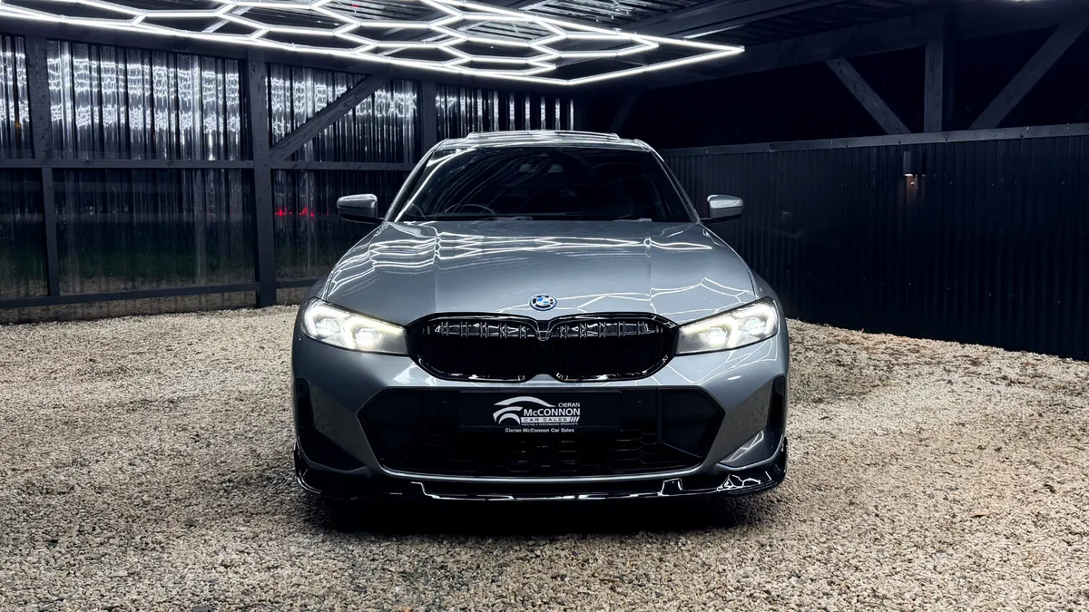 2023 (231) BMW 330e M-SPORT LCI *SUNROOF* - Image 3