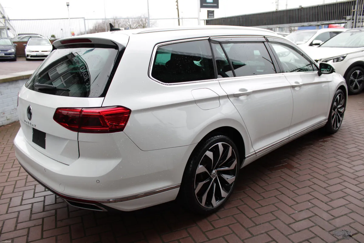 2.0TDI 150BHP ELEGANCE EDITION 5DR ESTATE // 1 OWN - Image 4