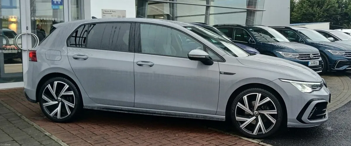 Volkswagen Golf R-Line 2.0 TDI 150HP **WINTER PACK - Image 2