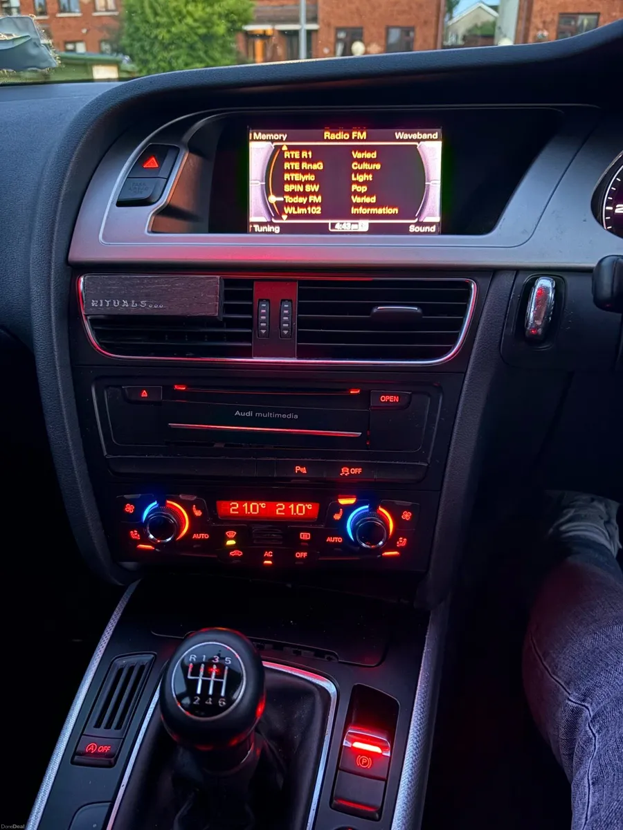 Audi A4 2011 Technik Turbo Diesel - Image 4