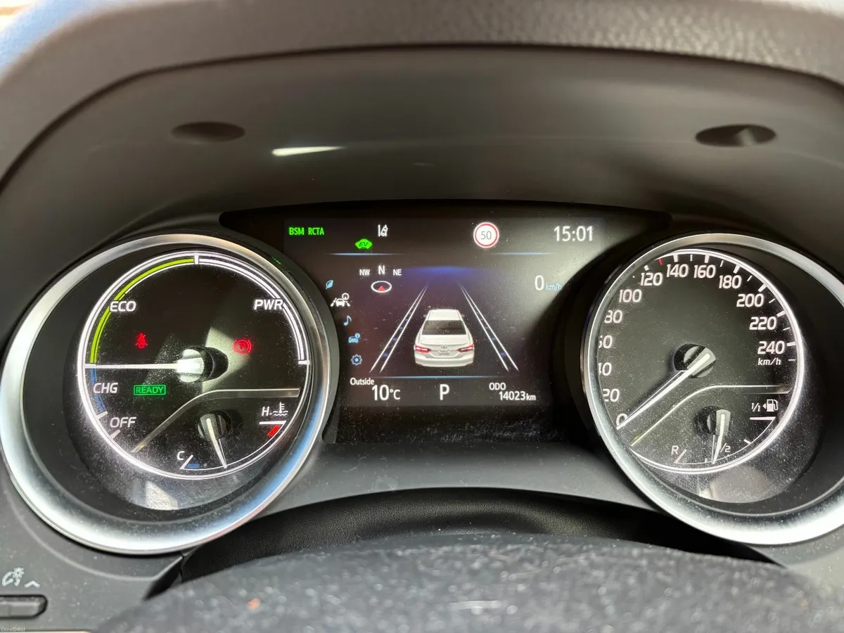 2023 Toyota Camry Platinum Edition 4 - Image 3