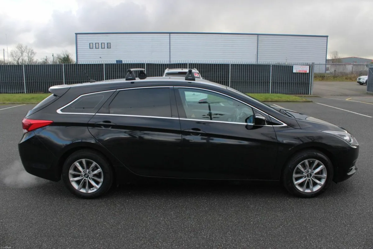 Hyundai i40 Executive Plus 1.7 Diesel - TENDER 8 - Image 3