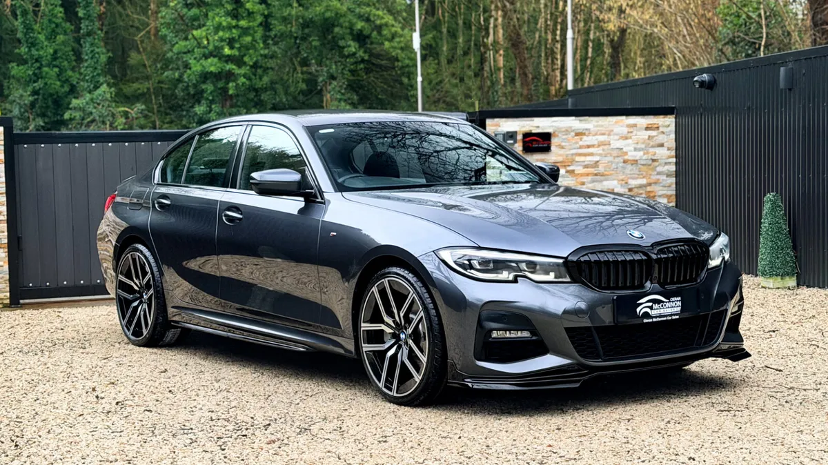 2020 (201)  BMW 330e M-SPORT  290BHP *VALUE ALERT - Image 1